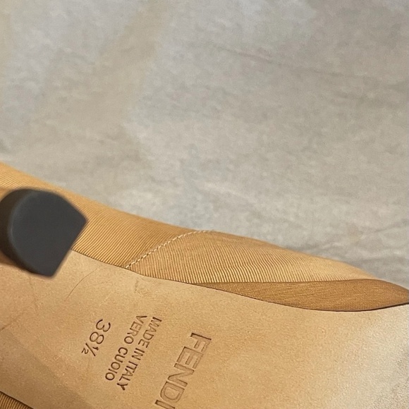 NEW W/ Imperfections FENDI  Bow Peep Toe Platform Heels Pumps 38.5 MSRP $495 - Picture 11 of 12